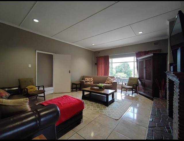 4 BEDROOM HOUSE FOR SALE IN CLARENDON